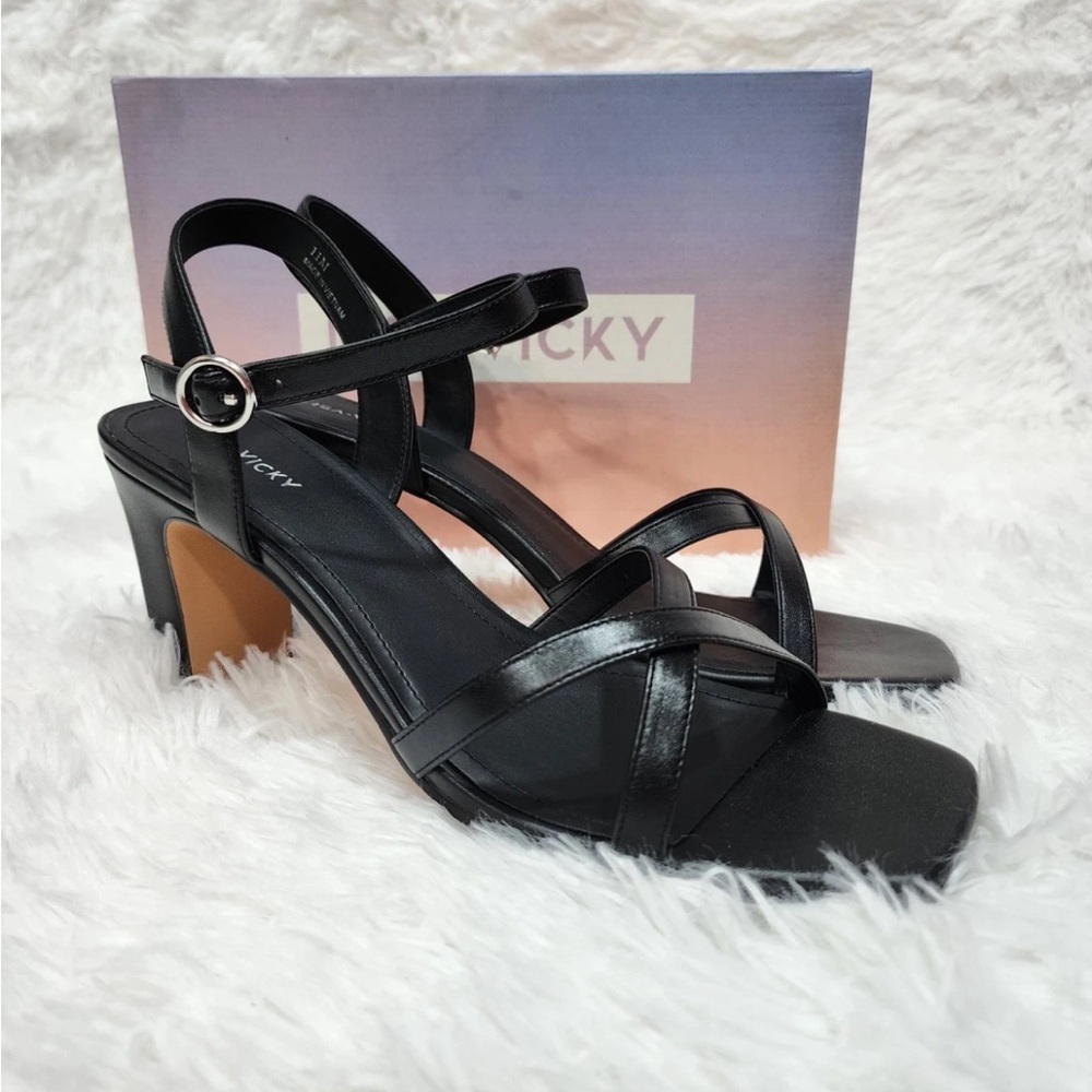 Lisa Vicky Sandals